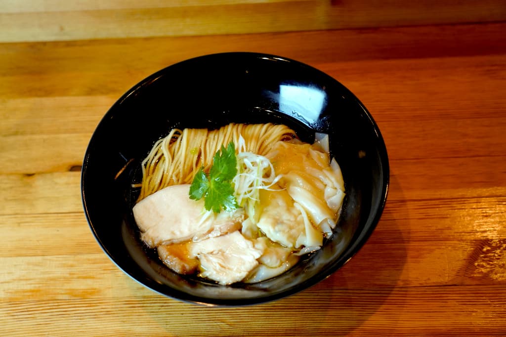 완탕 쇼유라멘｜RAMEN 百舌鳥（赤坂）